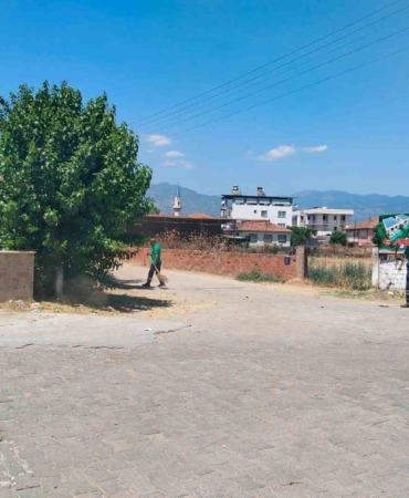 efelerde-temizlik-calismalari-suruyor-JVbN5taf.jpg