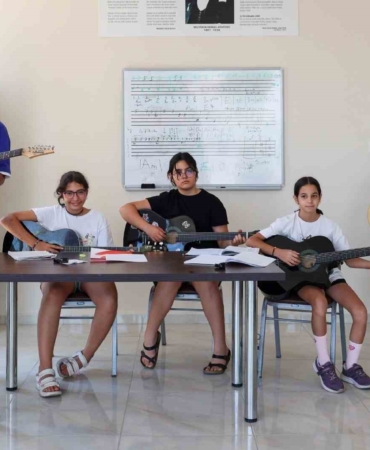 efelerde-yaz-kurslari-basliyor-NnZWmNRu.jpg