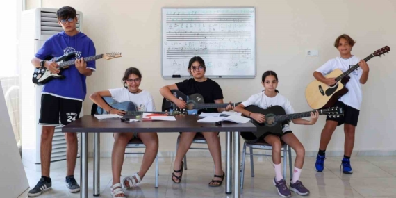 efelerde-yaz-kurslari-basliyor-NnZWmNRu.jpg