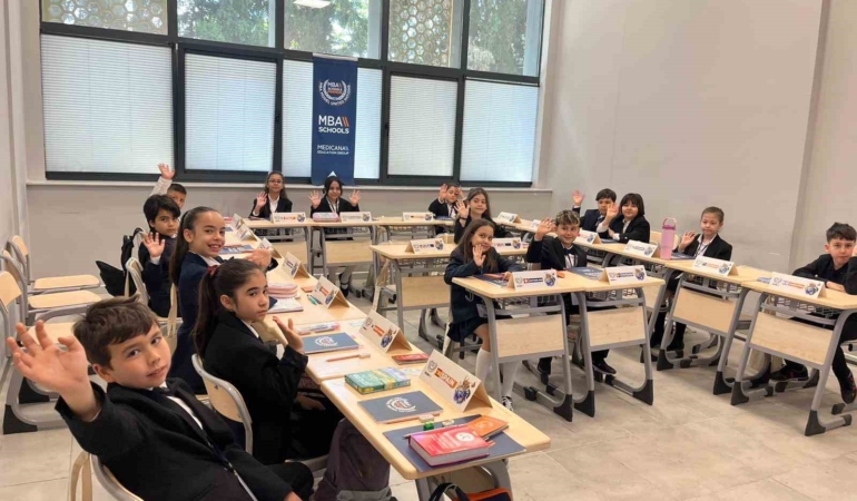 ege-universitesi-kapilarini-minik-diplomatlara-acti-8S5HDgec.jpg