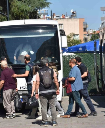 ege-universitesindeki-yolsuzluk-operasyonunda-41-supheli-adliyede-OyrW4U1U.jpg