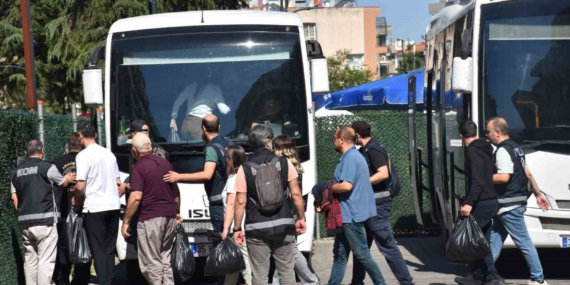 ege-universitesindeki-yolsuzluk-operasyonunda-41-supheli-adliyede-OyrW4U1U.jpg