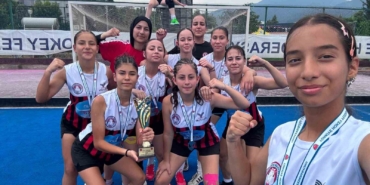 ege-yildizlari-u16-turkiye-hokey-1inci-liginde-turkiye-ikincisi-oldu-CsqsIuMj.jpg