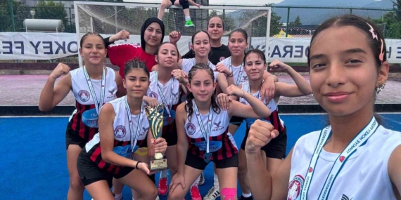 ege-yildizlari-u16-turkiye-hokey-1inci-liginde-turkiye-ikincisi-oldu-CsqsIuMj.jpg