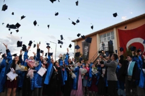 emet-myoda-mezuniyet-coskusu-jQrCl2vO.jpg