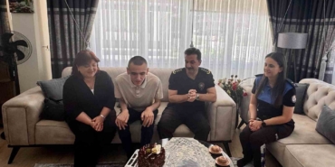 emir-bugraya-anlamli-dogum-gunu-surprizi-TKIr6L2n.jpg