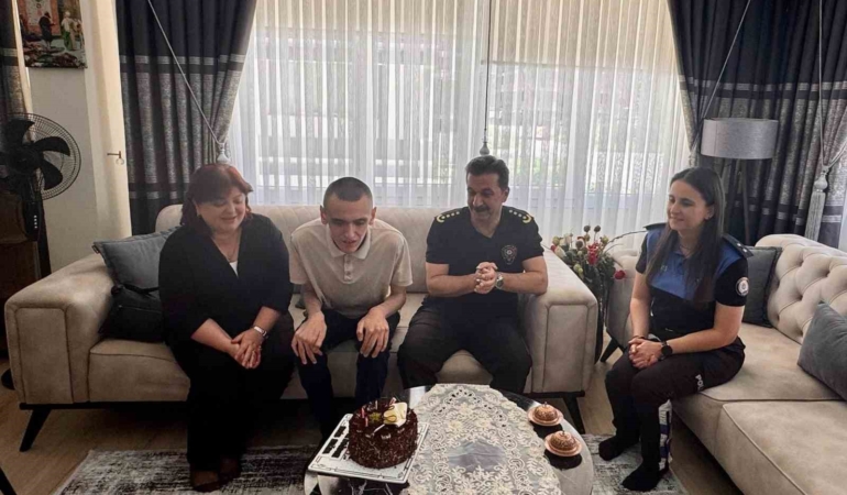 emir-bugraya-anlamli-dogum-gunu-surprizi-TKIr6L2n.jpg