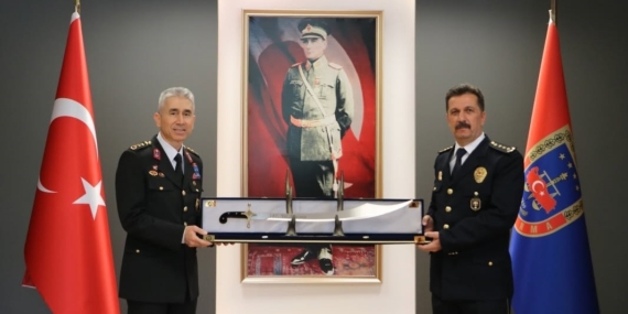 emniyet-teskilatindan-jandarmaya-anlamli-ziyaret-DZuLnKu5.jpg