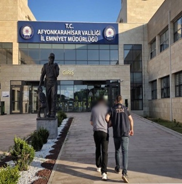 fetoden-hapis-cezasiyla-aranan-sahsi-polis-yakaladi-4f5Jdltn.jpg