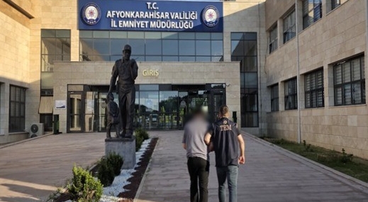fetoden-hapis-cezasiyla-aranan-sahsi-polis-yakaladi-4f5Jdltn.jpg