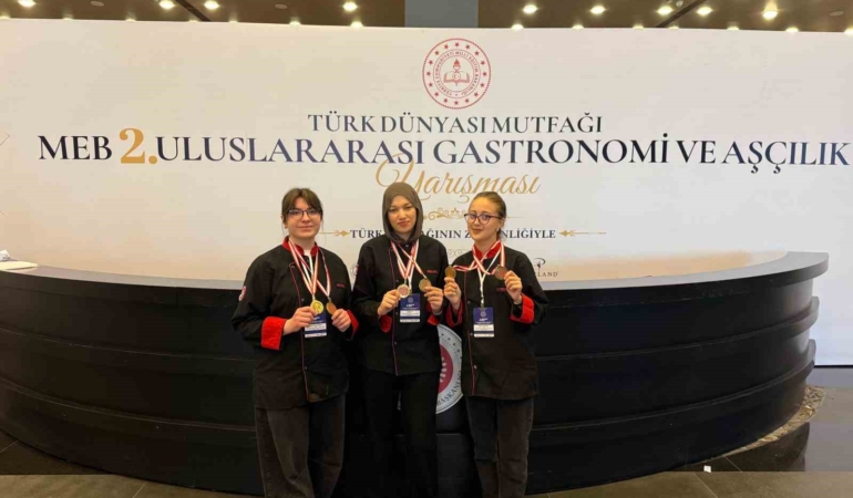 gedizin-altin-kizlari-2-yildir-katildigi-her-yarismadan-dereceyle-donduler-8Zh2EvsG.jpg