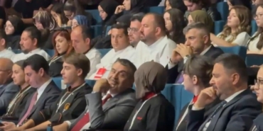 gedizli-ogrenci-bakan-yusuf-tekini-ilcelerine-davet-etti-mYTNFfSg.jpg