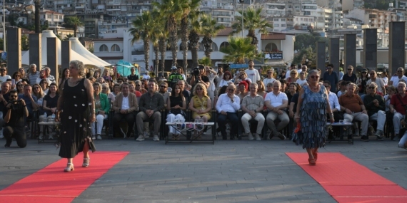 geri-donusum-defilesi-dunya-cevre-gunune-damga-vurdu-NpKuDjf1.jpg