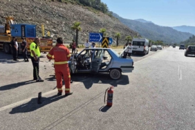 gocek-tuneli-cikisinda-sikismali-trafik-kazasi-3Ea98aya.jpg