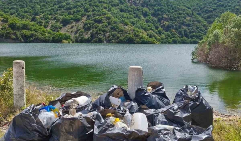 goleti-el-birligiyle-temizlediler-IMSQaKdr.jpg