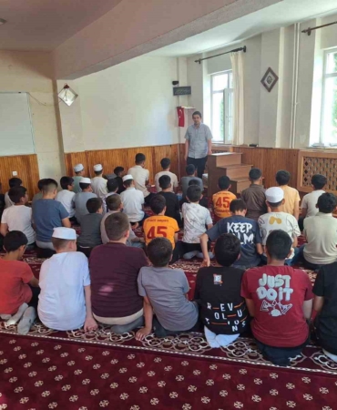 hafizlik-ogrencileri-teknoloji-bagimliligi-konusunda-bilgilendirildi-GmhrSql7.jpg