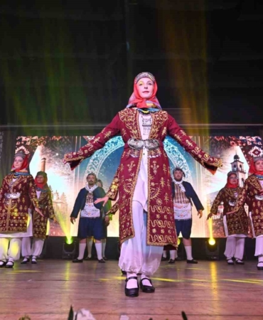 halk-danslari-gala-gecesi-buyuledi-E9Oevl4s.jpg