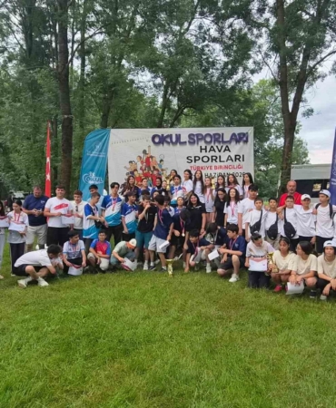 hava-sporlarinda-manisa-ruzgari-esti-RBDLkZ9m.jpg