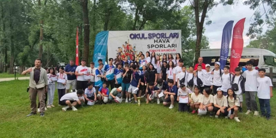 hava-sporlarinda-manisa-ruzgari-esti-RBDLkZ9m.jpg