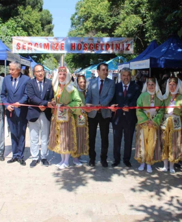 hayat-boyu-ogrenme-senligi-torenle-basladi-8xXThPTk.jpg