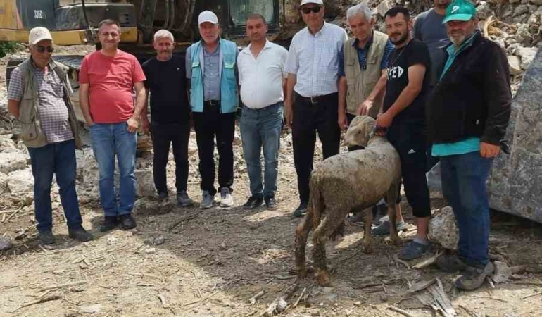 hisarcik-gediz-kara-yolunda-calismalar-yeniden-basladi-GQ7uxrLP.jpg
