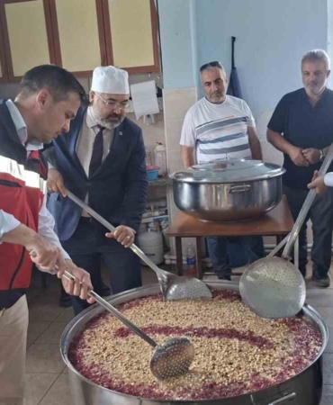 hisarcik-kutluhallar-koyunde-asure-gelenegi-surduruluyor-S5Uhy8yM.jpg
