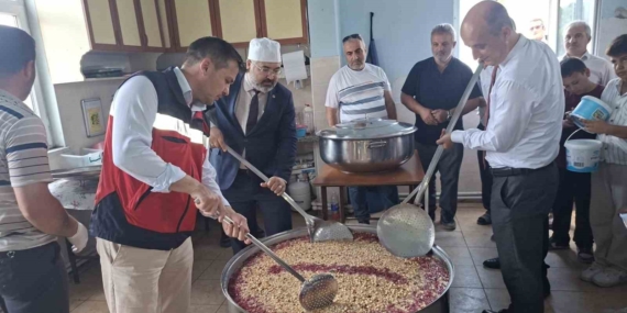 hisarcik-kutluhallar-koyunde-asure-gelenegi-surduruluyor-S5Uhy8yM.jpg