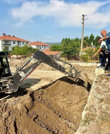 hisarcikta-halk-ekmek-fabrikasi-icin-ilk-kazma-vuruldu-1JcV7HKj.jpg