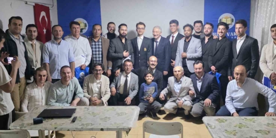 ihlas-vakfi-kutahya-huzur-erkek-ogrenci-yurdunda-mezuniyet-heyecani-1T83ENaF.jpg