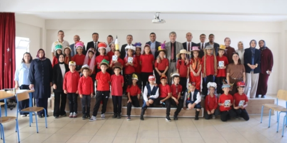 il-milli-egitim-muduru-yilmaz-hisarcikta-kitap-soylesisine-katildi-HLkWxJm9.jpg