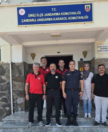 izakuttan-candarli-jandarmaya-anlamli-ziyaret-XQpJg5Wy.jpg