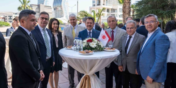 izmir-adliyesinde-geleneksel-bayramlasma-toreni-tebqPTTI.jpg