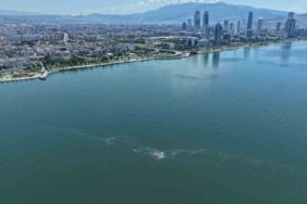 izmir-korfezinde-kirlilik-dron-ile-tespit-edildi-qqIHvrhR.jpg