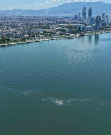 izmir-korfezinde-kirlilik-dron-ile-tespit-edildi-qqIHvrhR.jpg