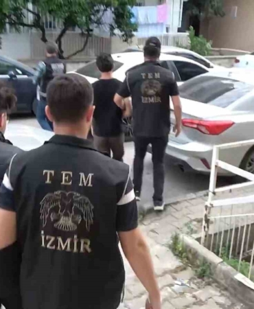 izmir-merkezli-12-ilde-feto-operasyonunda-41-tutuklama-3IamIPcu.jpg