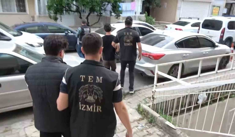 izmir-merkezli-12-ilde-feto-operasyonunda-41-tutuklama-3IamIPcu.jpg