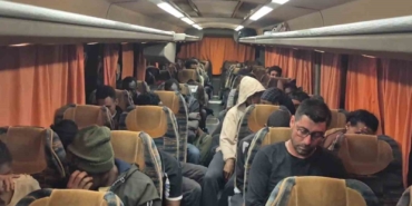 izmirde-36-duzensiz-gocmen-ve-1-gocmen-kacakcisi-yakalandi-EOCk89rZ.jpg