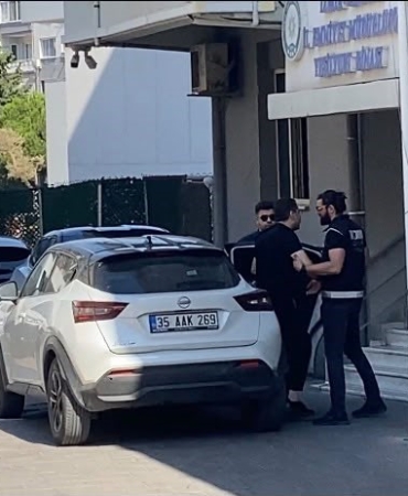 izmirde-belediyelere-operasyonunun-altindan-yine-veli-agbaba-cikti-NrzT6QQy.jpg