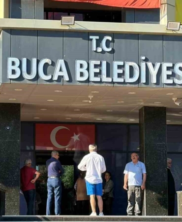 izmirde-buca-belediyesine-dev-yolsuzluk-operasyonu-baskan-dahil-50-gozalti-cqygYFcL.jpg