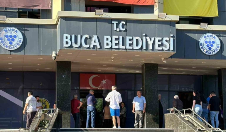 izmirde-buca-belediyesine-dev-yolsuzluk-operasyonu-baskan-dahil-50-gozalti-cqygYFcL.jpg