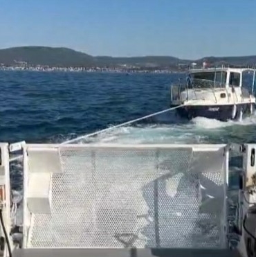 izmirde-sahil-guvenlikten-iki-ayri-operasyon-3-kisi-kurtarildi-18-gocmen-yakalandi-zIUAKKaW.jpg