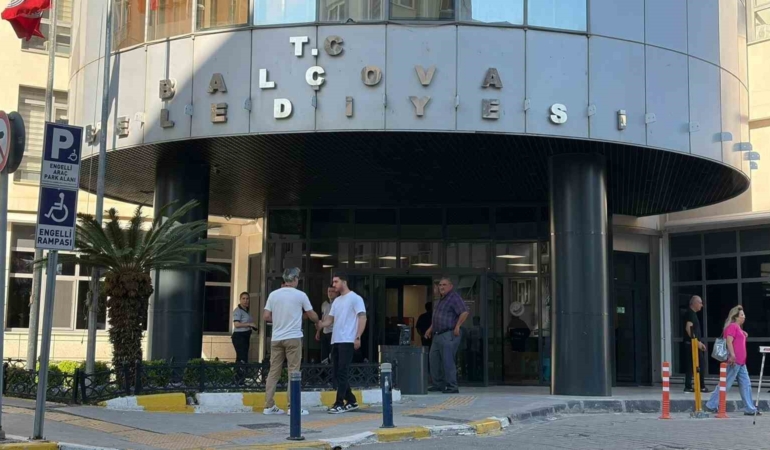 izmirde-seferihisar-belediyesine-3uncu-dalga-operasyonu-z6Yudi5P.jpg