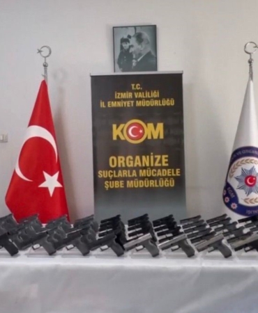 izmirde-suc-orgutlerine-yonelik-es-zamanli-operasyon-10-tutuklama-Ex3dammM.jpg