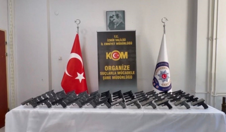 izmirde-suc-orgutlerine-yonelik-es-zamanli-operasyon-10-tutuklama-Ex3dammM.jpg