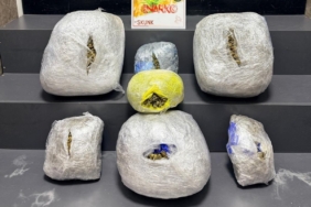 izmirde-supheli-aractan-15-kilo-zehir-cikti-3HR6zQYT.jpg