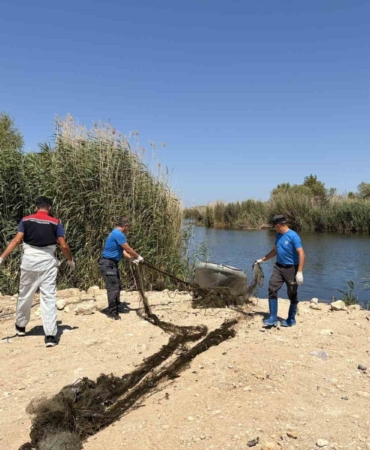 izmirde-yasa-disi-avcilikla-mucadele-50-metrelik-ag-sudan-cikarildi-sWMlXWU9.jpg