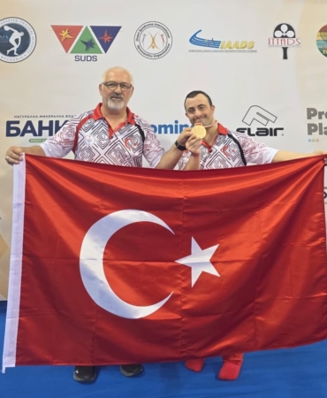 izmirli-sporcudan-tarihi-basari-zf3YFEf4.jpg