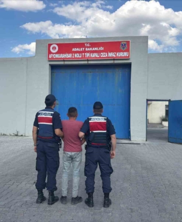 jandarma-cesitli-suclardan-aranan-35-kisiyi-yakaladi-KXaPzsQY.jpg