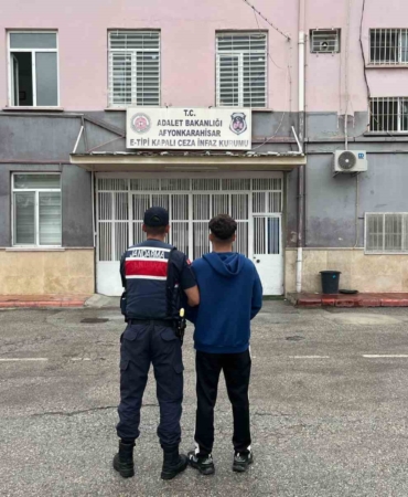 jandarma-cesitli-suclardan-aranan-40-kisiyi-yakaladi-YHSGEG57.jpg