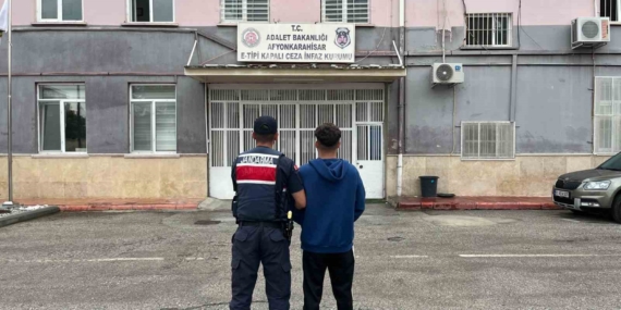 jandarma-cesitli-suclardan-aranan-40-kisiyi-yakaladi-YHSGEG57.jpg